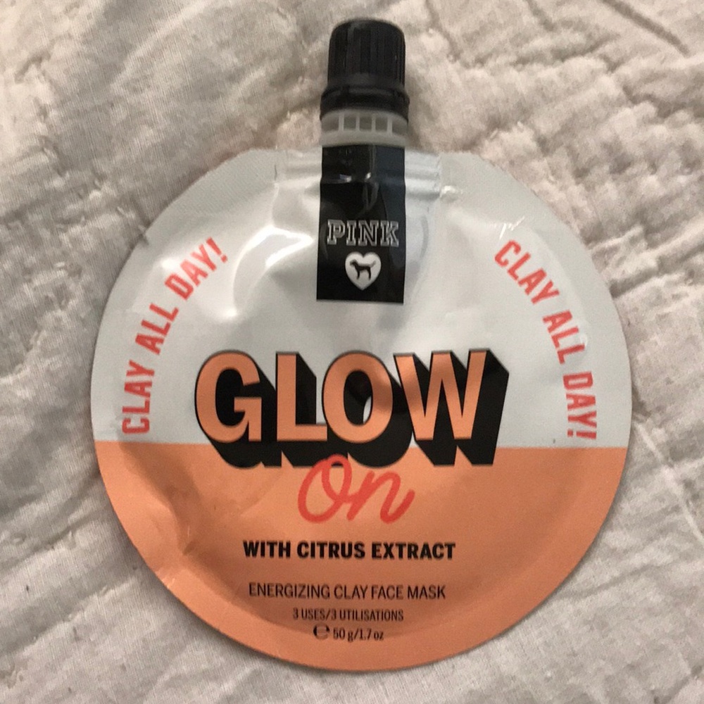 Glow on Victoria’s Secret clay face mask- 4 packs